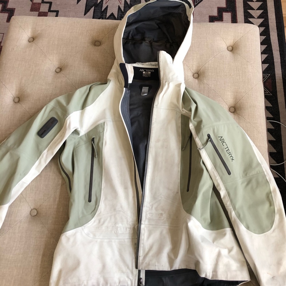 ❤️Arc’Teryx Goretex Softshell w/ Recco, Waterproof